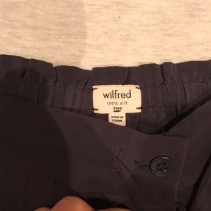 Wilfred Pants - NWT washed silk Wilfred pants size 2 Wilfred Pants - NWT washed silk Wilfred pants size 2